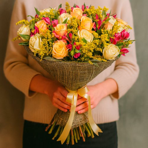 Флористический букет «Солнечное очарование»